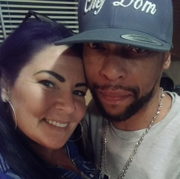 Meet your Posher, Lisa - Picture 1 of 1